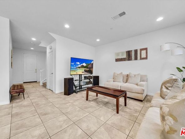 15686 Slowik Court, Fontana CA 92336