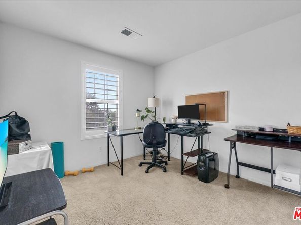 15686 Slowik Court, Fontana CA 92336