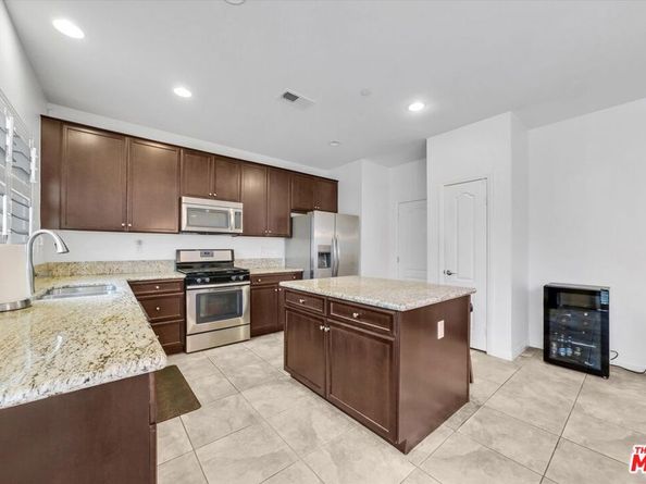 15686 Slowik Court, Fontana CA 92336