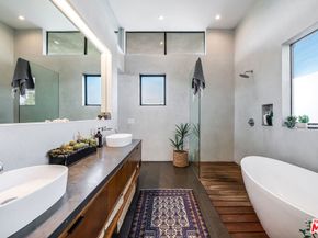 1385 Palms Boulevard, Venice CA 90291