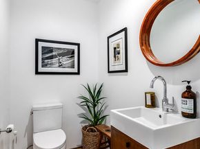 1385 Palms Boulevard, Venice CA 90291