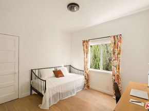 1222 N Hoover Street 1/2, Los Angeles CA 90029