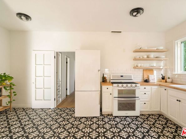 1222 N Hoover Street 1/2, Los Angeles CA 90029