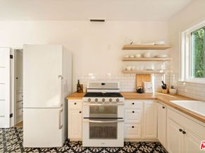1222 N Hoover Street 1/2, Los Angeles CA 90029