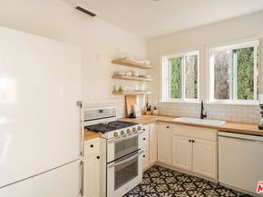 1222 N Hoover Street 1/2, Los Angeles CA 90029