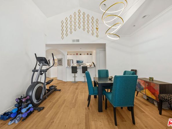 10715 Camarillo Street 307, North Hollywood CA 91602