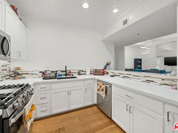 10715 Camarillo Street 307, North Hollywood CA 91602