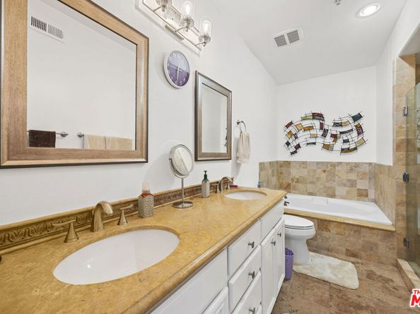 10715 Camarillo Street 307, North Hollywood CA 91602