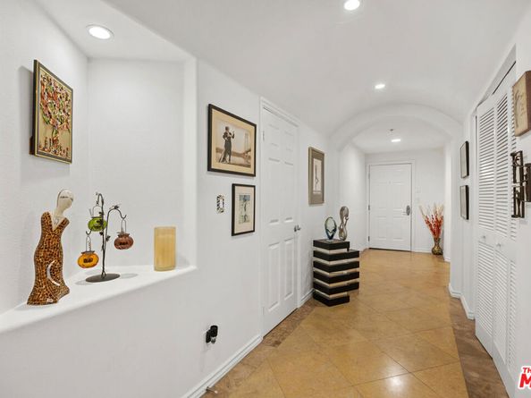 10715 Camarillo Street 307, North Hollywood CA 91602