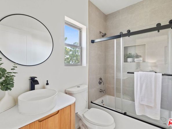 3945 Franklin Street, La Crescenta CA 91214