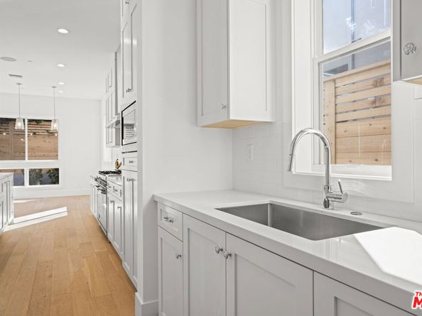 744 Almar Avenue, Pacific Palisades CA 90272