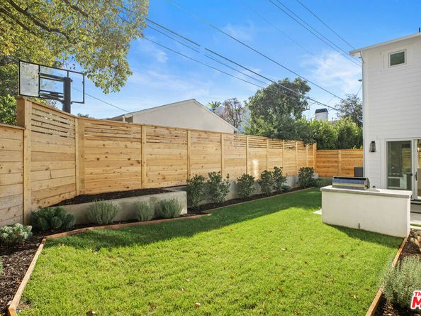 744 Almar Avenue, Pacific Palisades CA 90272