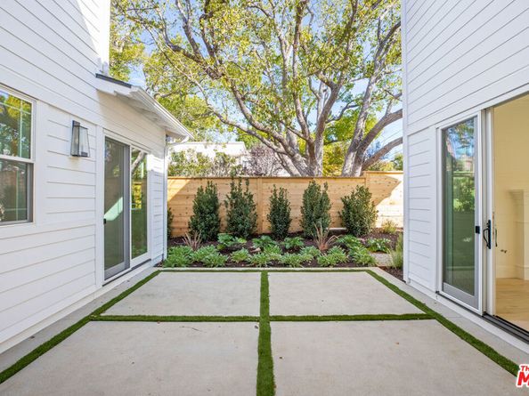 744 Almar Avenue, Pacific Palisades CA 90272