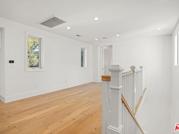 744 Almar Avenue, Pacific Palisades CA 90272