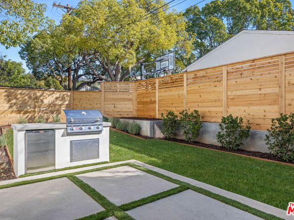 744 Almar Avenue, Pacific Palisades CA 90272