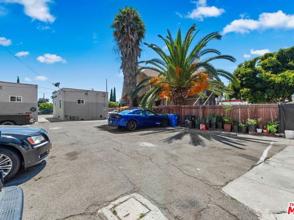 1325 E Adams Boulevard, Los Angeles CA 90011