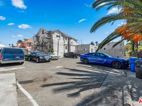 1325 E Adams Boulevard, Los Angeles CA 90011