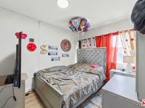 1325 E Adams Boulevard, Los Angeles CA 90011