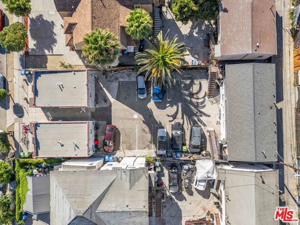 1325 E Adams Boulevard, Los Angeles CA 90011