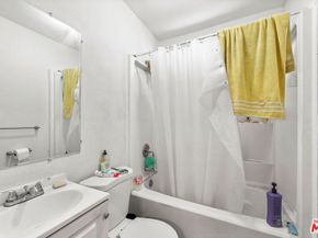 1325 E Adams Boulevard, Los Angeles CA 90011