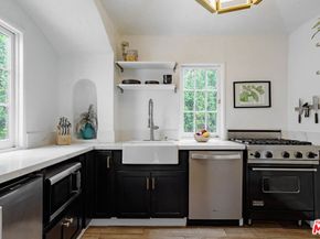 2251 N Cahuenga Boulevard, Los Angeles CA 90068