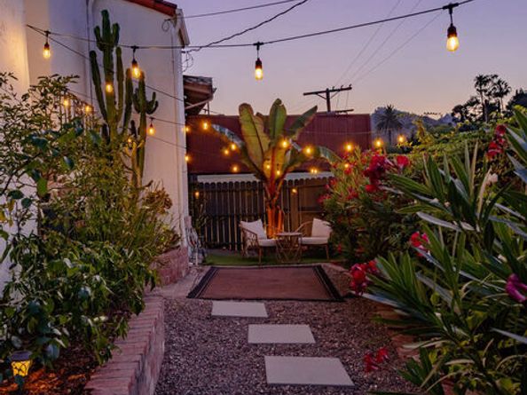 2251 N Cahuenga Boulevard, Los Angeles CA 90068