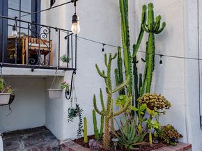 2251 N Cahuenga Boulevard, Los Angeles CA 90068