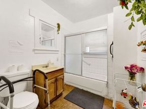 2247 W 14th Street, Los Angeles CA 90006