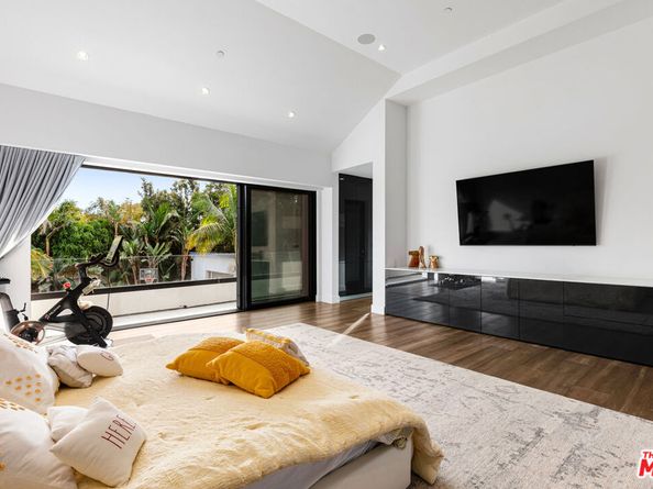 13524 D'Este Drive, Pacific Palisades CA 90272