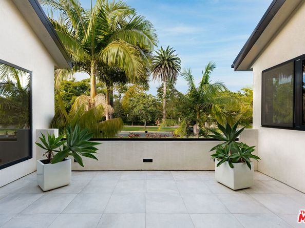 13524 D'Este Drive, Pacific Palisades CA 90272