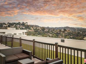 7250 Franklin Avenue 1204, Los Angeles CA 90046