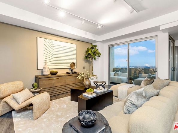 7250 Franklin Avenue 1204, Los Angeles CA 90046