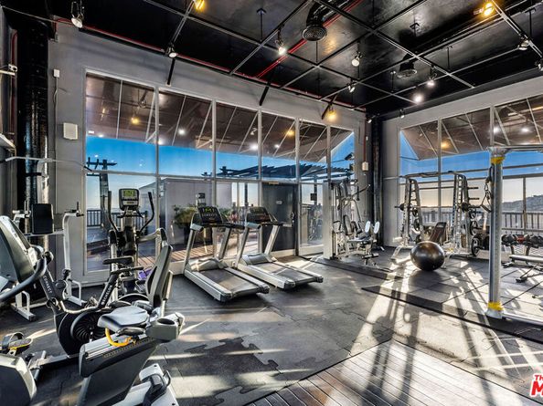 7250 Franklin Avenue 1204, Los Angeles CA 90046