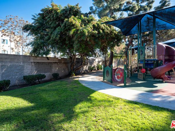 3220 Garden Avenue, Los Angeles CA 90039