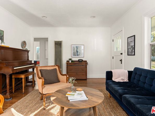 3220 Garden Avenue, Los Angeles CA 90039