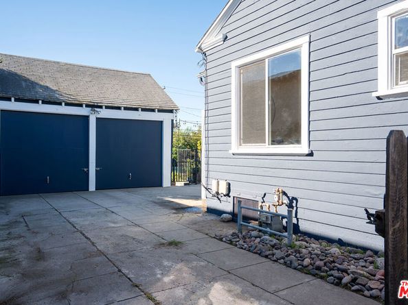 3220 Garden Avenue, Los Angeles CA 90039