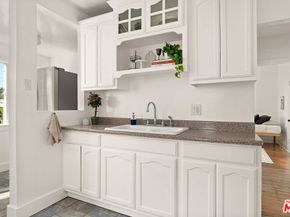 3220 Garden Avenue, Los Angeles CA 90039