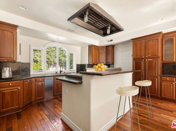 4755 Vanalden Avenue, Tarzana CA 91356