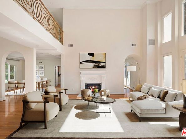 4755 Vanalden Avenue, Tarzana CA 91356