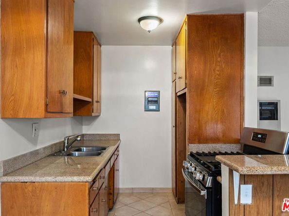 615 E Magnolia Boulevard, Burbank CA 91501