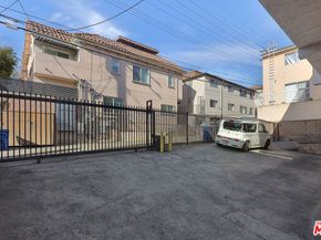 615 E Magnolia Boulevard, Burbank CA 91501