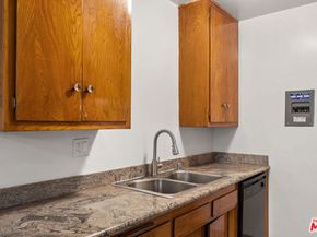 615 E Magnolia Boulevard, Burbank CA 91501