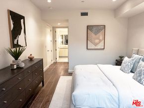 441 S Barrington Avenue 209, Los Angeles CA 90049