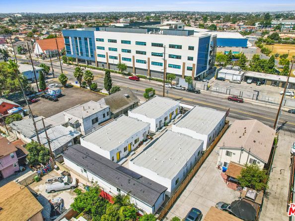 5926 S Hoover Street, Los Angeles CA 90044