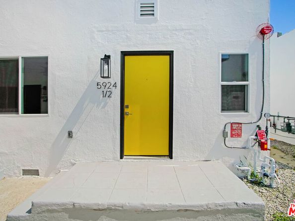 5926 S Hoover Street, Los Angeles CA 90044