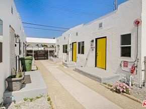 5926 S Hoover Street, Los Angeles CA 90044