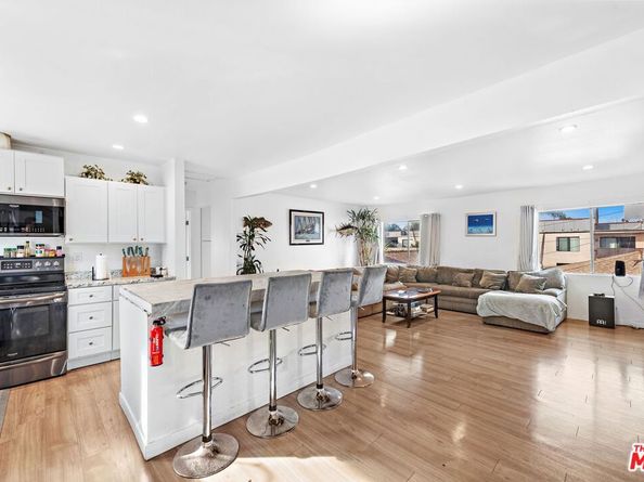 1925 Wallace Avenue, Costa Mesa CA 92627