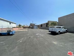 1925 Wallace Avenue, Costa Mesa CA 92627