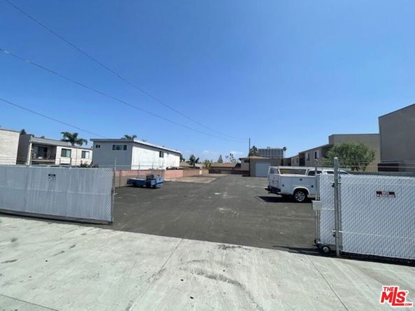 1925 Wallace Avenue, Costa Mesa CA 92627