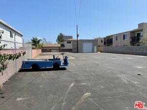 1925 Wallace Avenue, Costa Mesa CA 92627